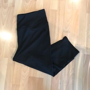 NWOT Gaiam Om High-Rise Capri Leggings